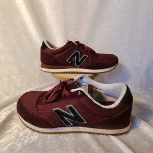 New Balance 501 mens shoes, size 9, Maroon